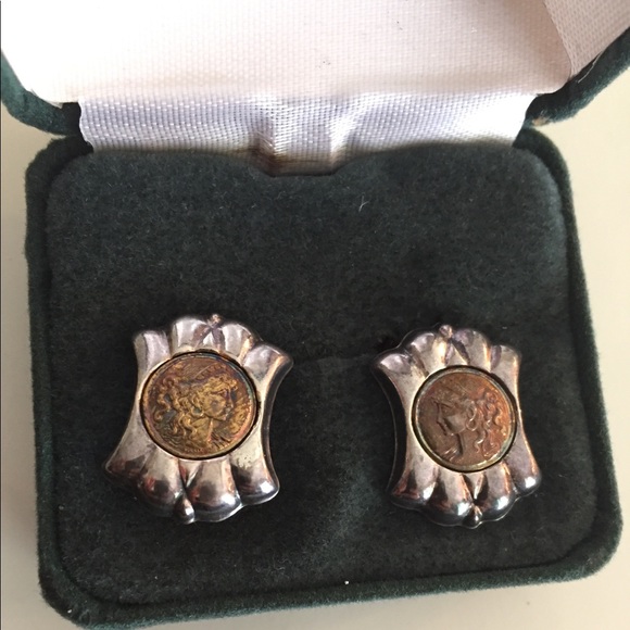 Rare Metal Slivery Antique Vintage Silver Italian Cameo Crest Post Earrings - Picture 6 of 8